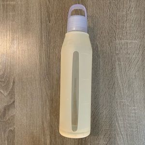 Lululemon 20oz Glass Water Bottle